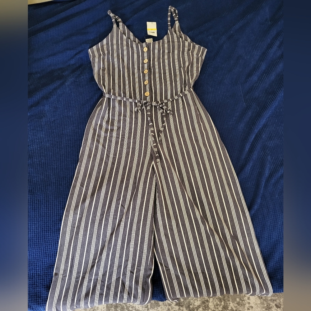 Wide leg jumpsuit